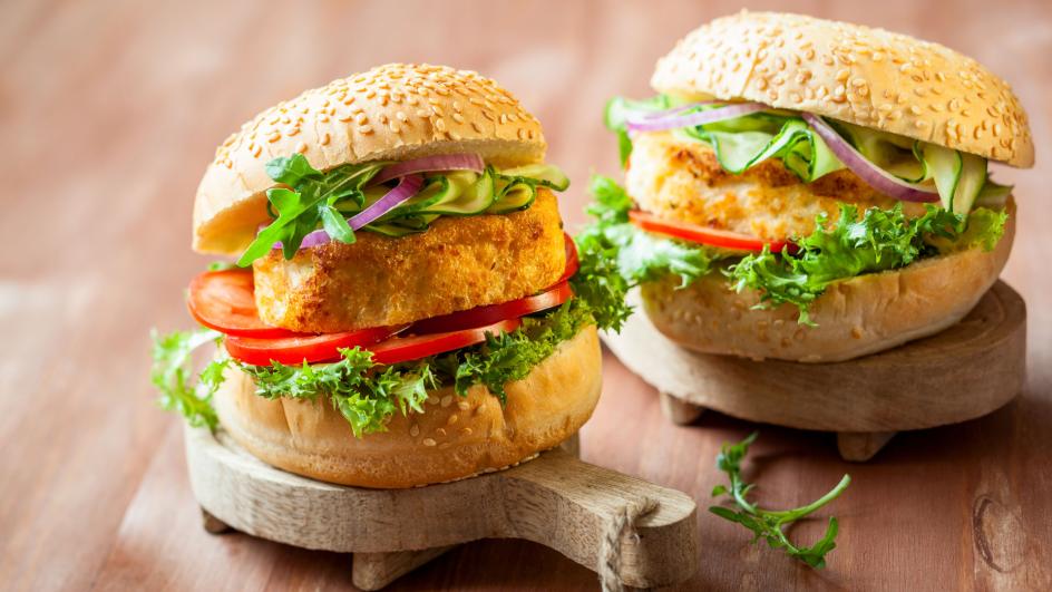 Vegetarijanski burger z belo ribo