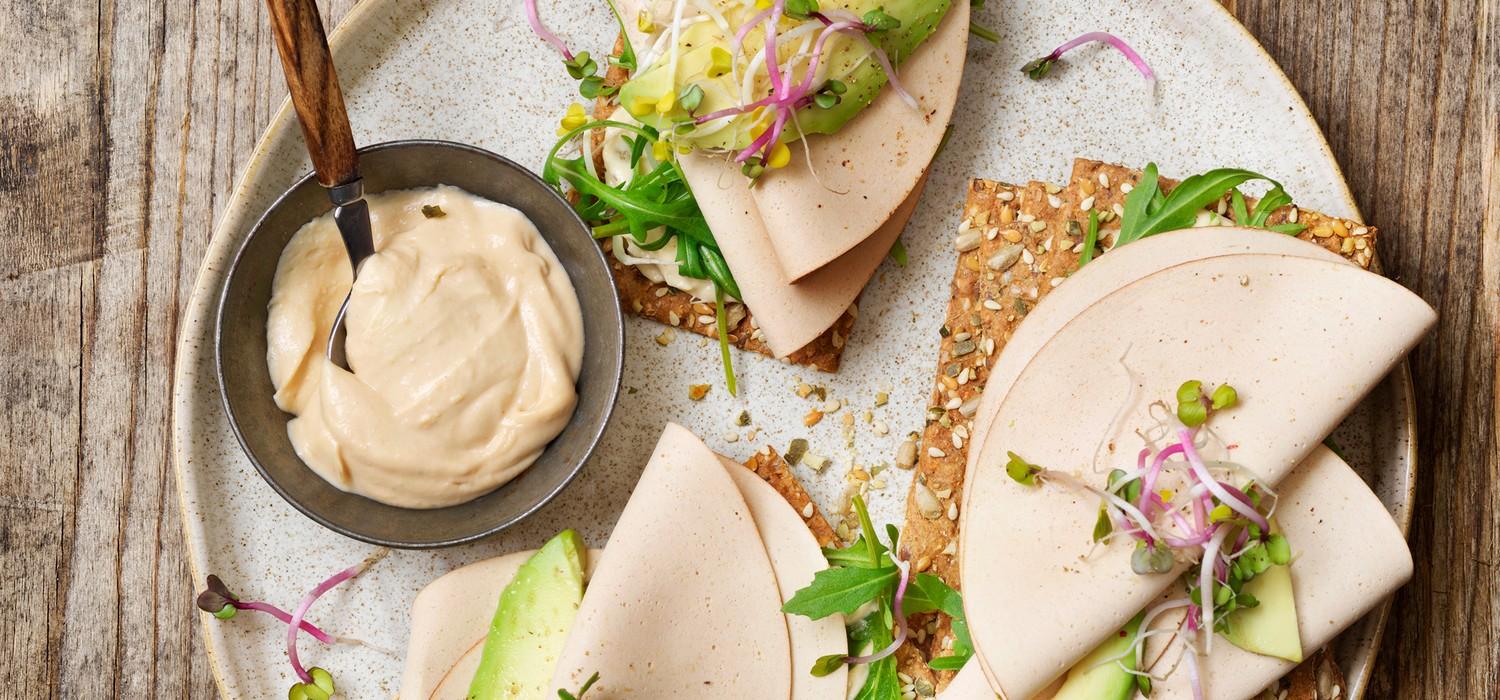 SEM_Useful_tips_on_serving_humus