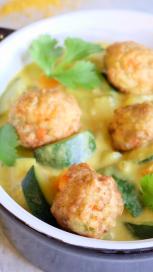 https://www.maggi.si/sites/default/files/styles/search_result_153_272/public/article_images/SEM_Here_is_the_simplest_way_to_add_vegetables_to_your_kids_meals.jpg?itok=H1p42wYF